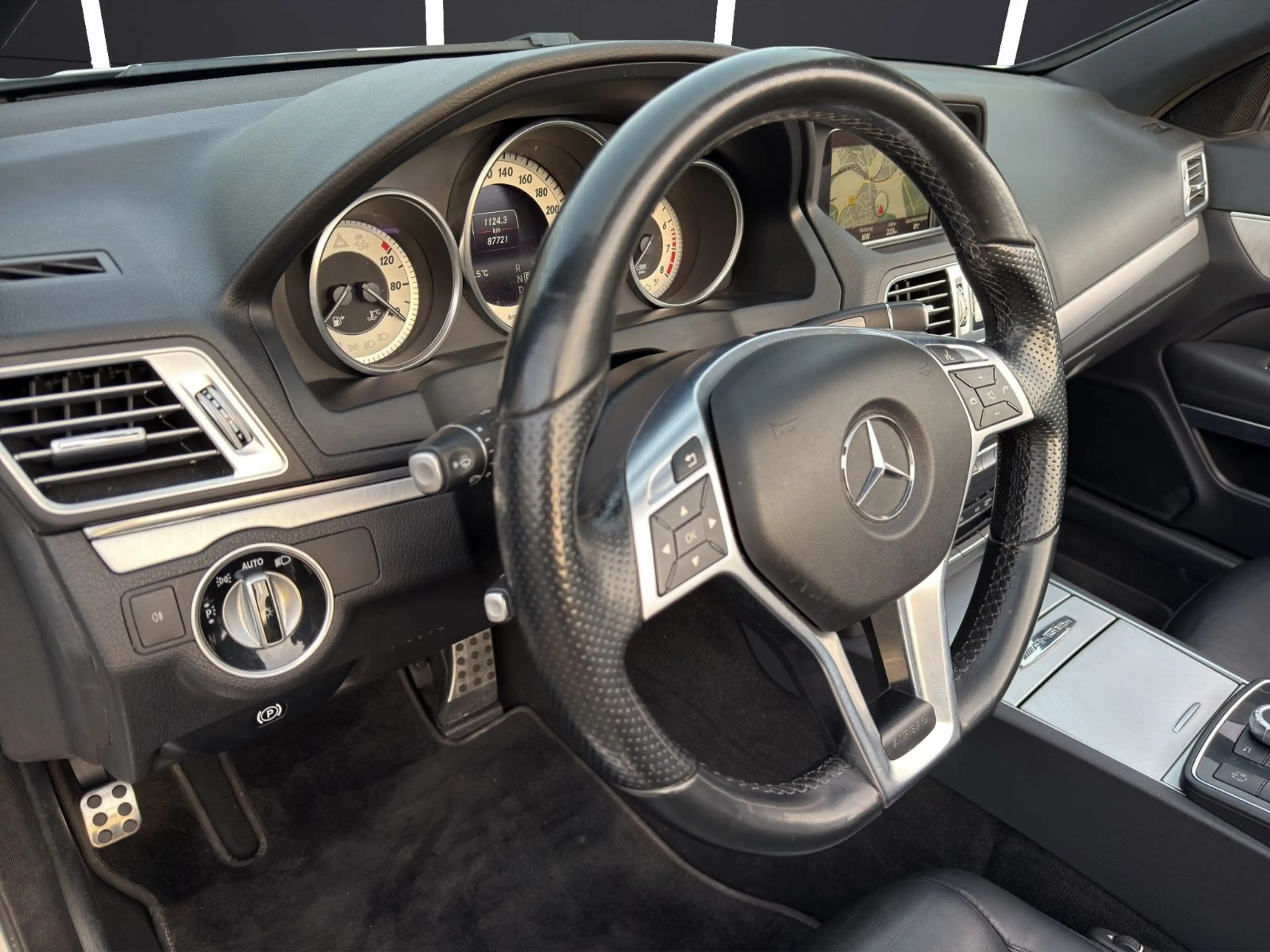 Mercedes-Benz E 250 Cabrio AMG Line LED-NAVI-LEDER-AIR-PDC-ALU — photo 11