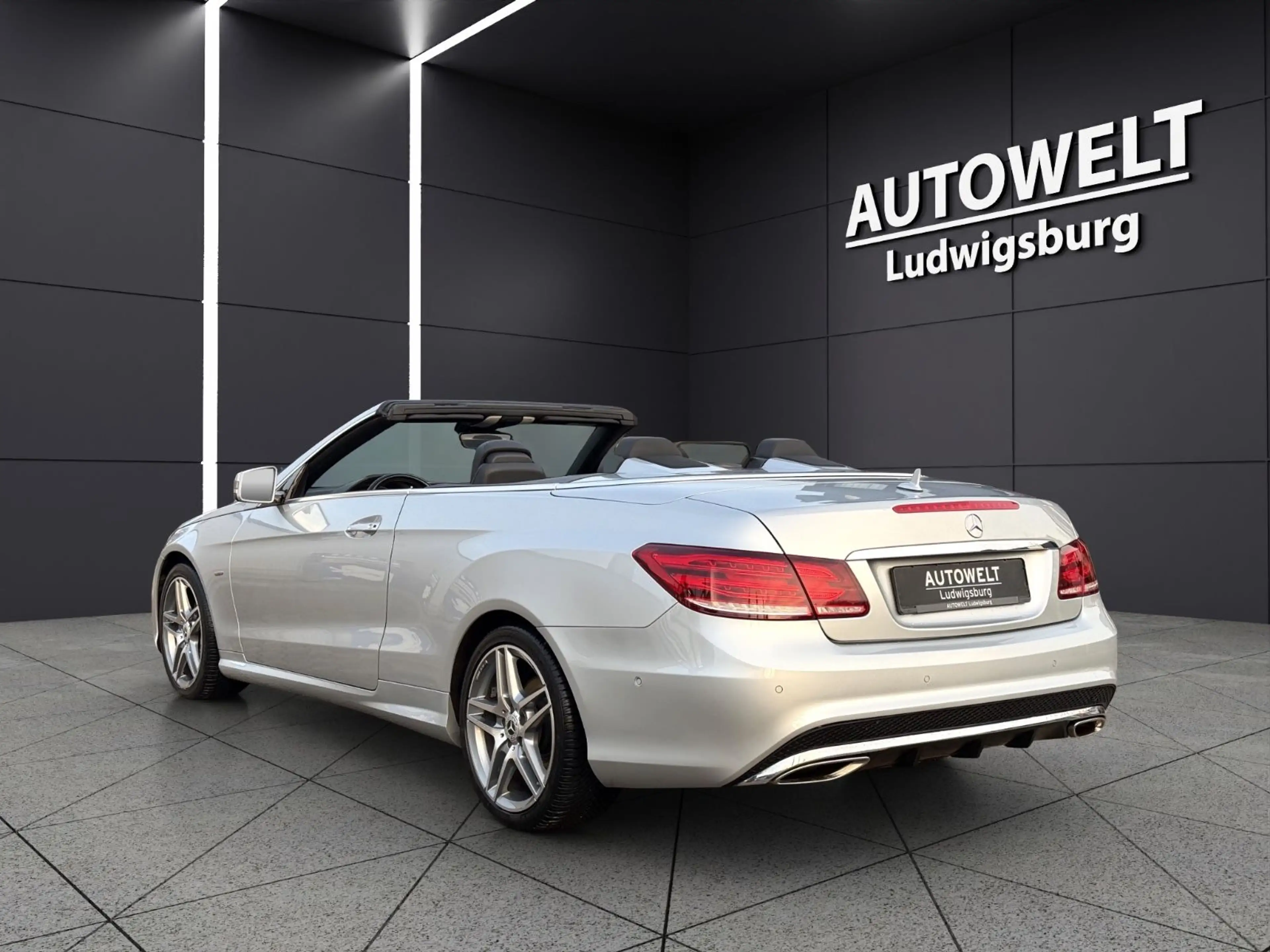 Mercedes-Benz E 250 Cabrio AMG Line LED-NAVI-LEDER-AIR-PDC-ALU — photo 7
