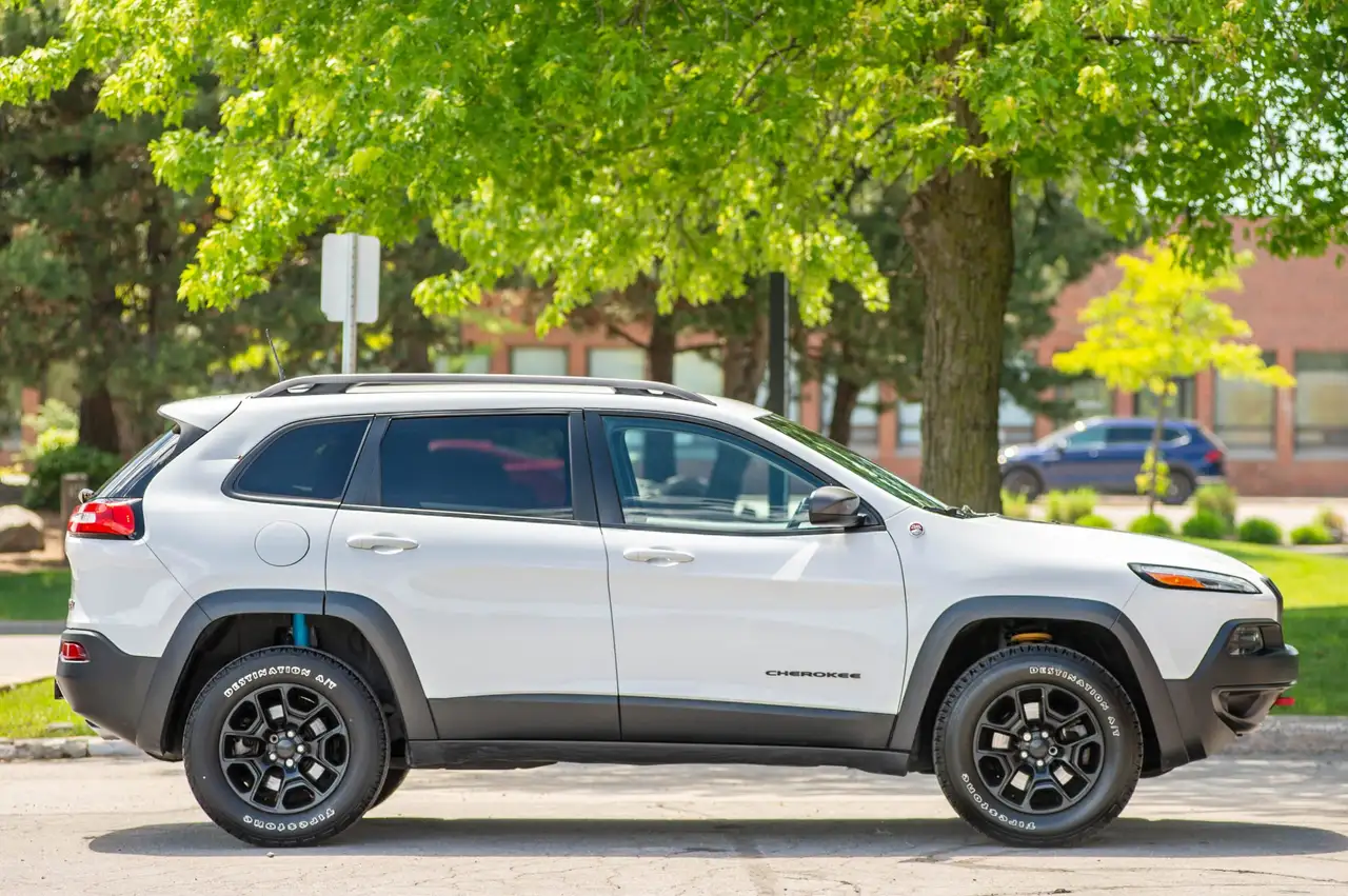 Jeep Cherokee снимка Jeep Cherokee