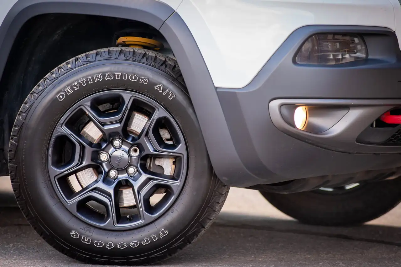 Jeep Cherokee снимка Jeep Cherokee