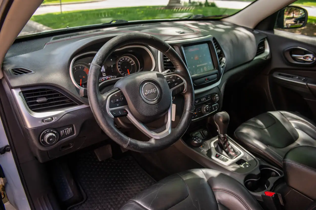 Jeep Cherokee снимка Jeep Cherokee