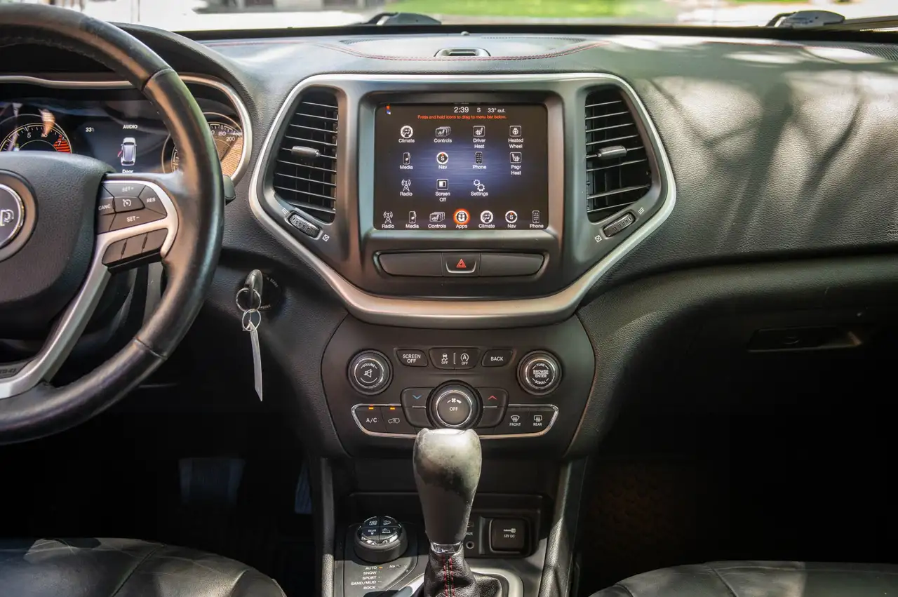 Jeep Cherokee снимка Jeep Cherokee