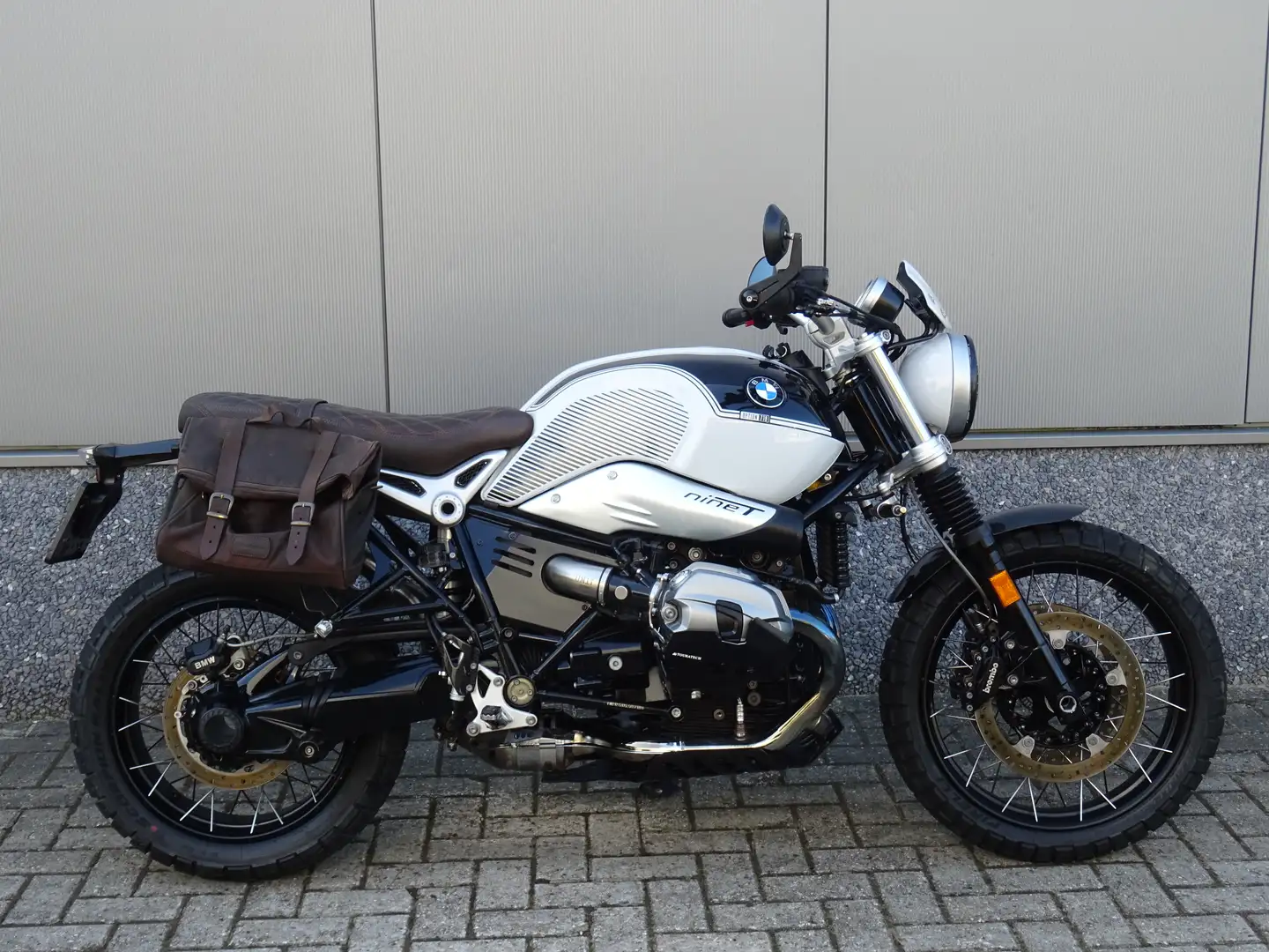 BMW R nineT SCRAMBLER Wit - 2