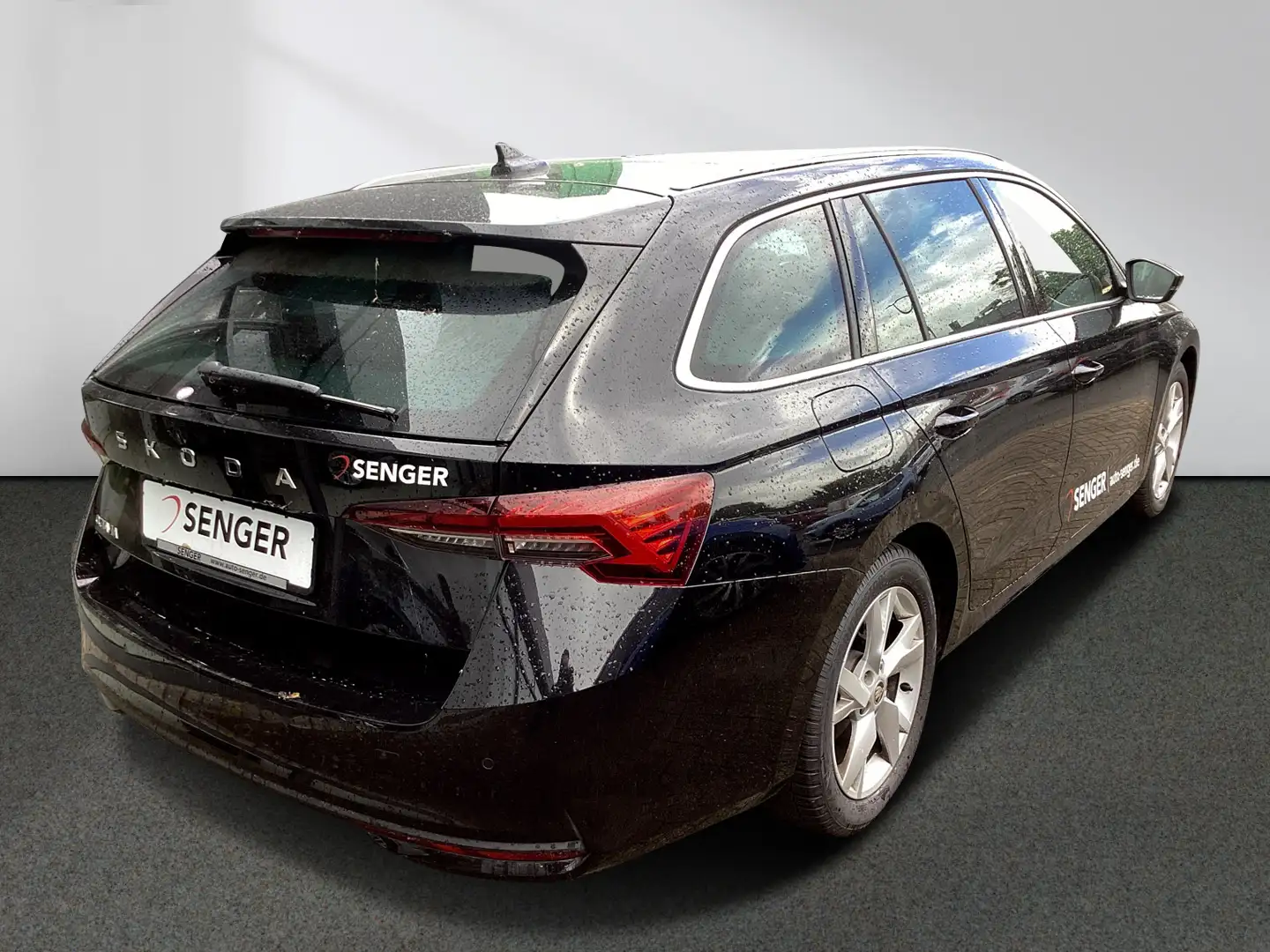 Skoda Octavia Combi 2.0 TDI DSG Ultimate AHK Matrix Noir - 2