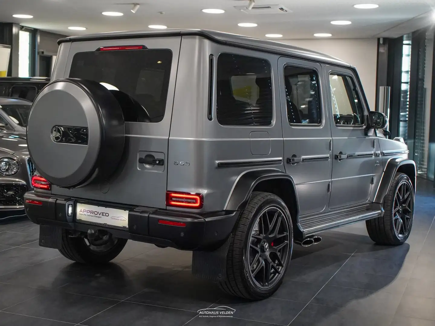 Mercedes-Benz G 63 AMG Grau matt Grau - 2