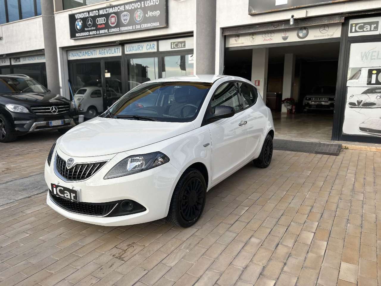 Lancia Ypsilon III 1.0 firefly hybrid Silver s&s