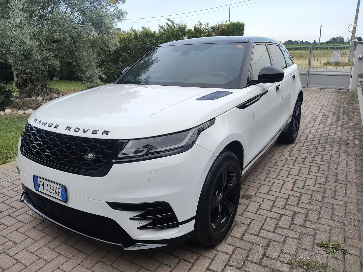 Land Rover Range Rover Velar 2.0d i4 R-Dynamic SE 180cv auto my19 - 1