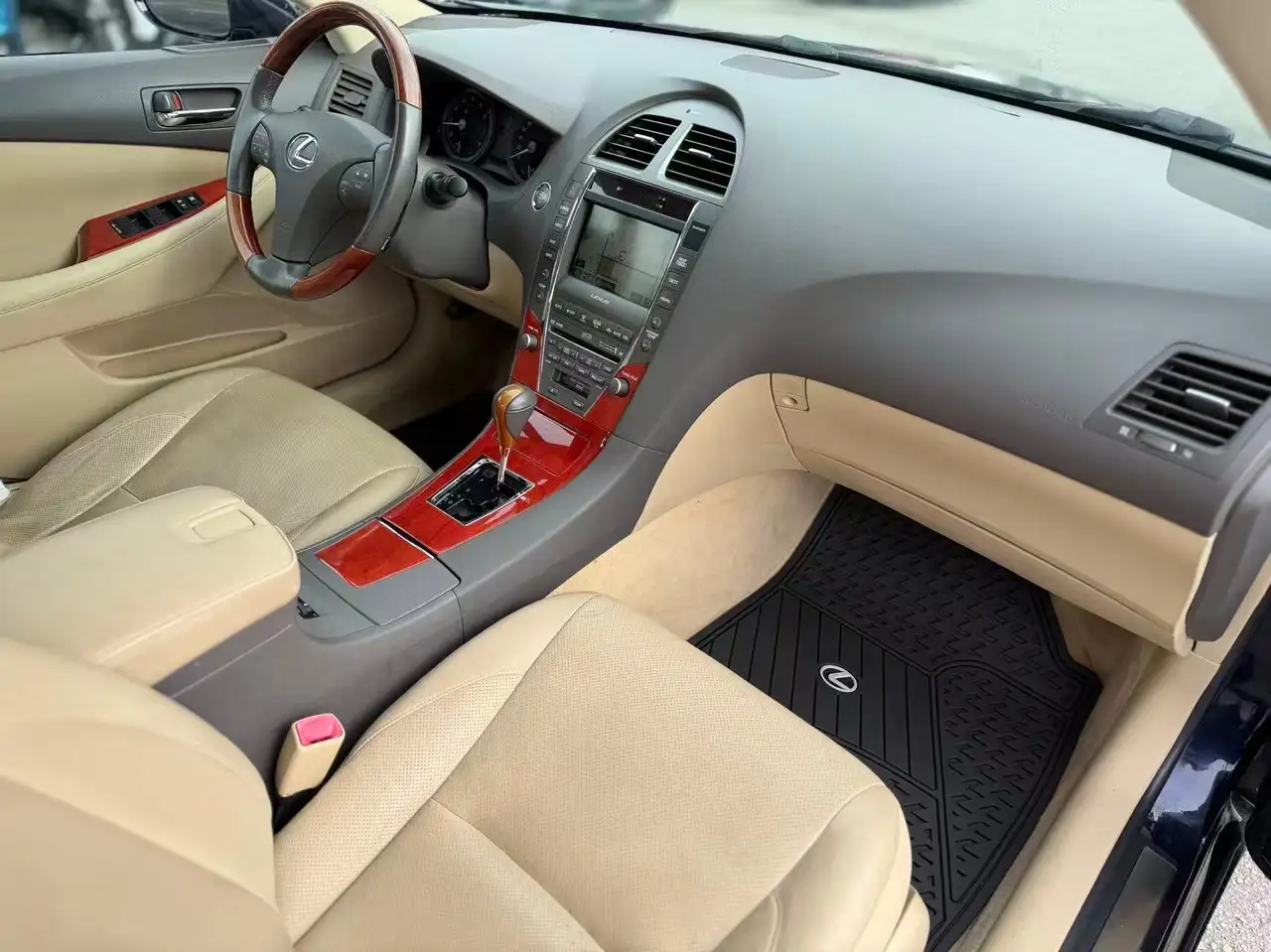 Lexus ES photo Lexus ES