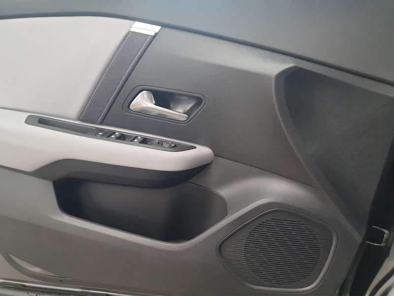 Citroen C4 Hybrid 145 Doppelkupplung 6-Gang MAX — photo 12