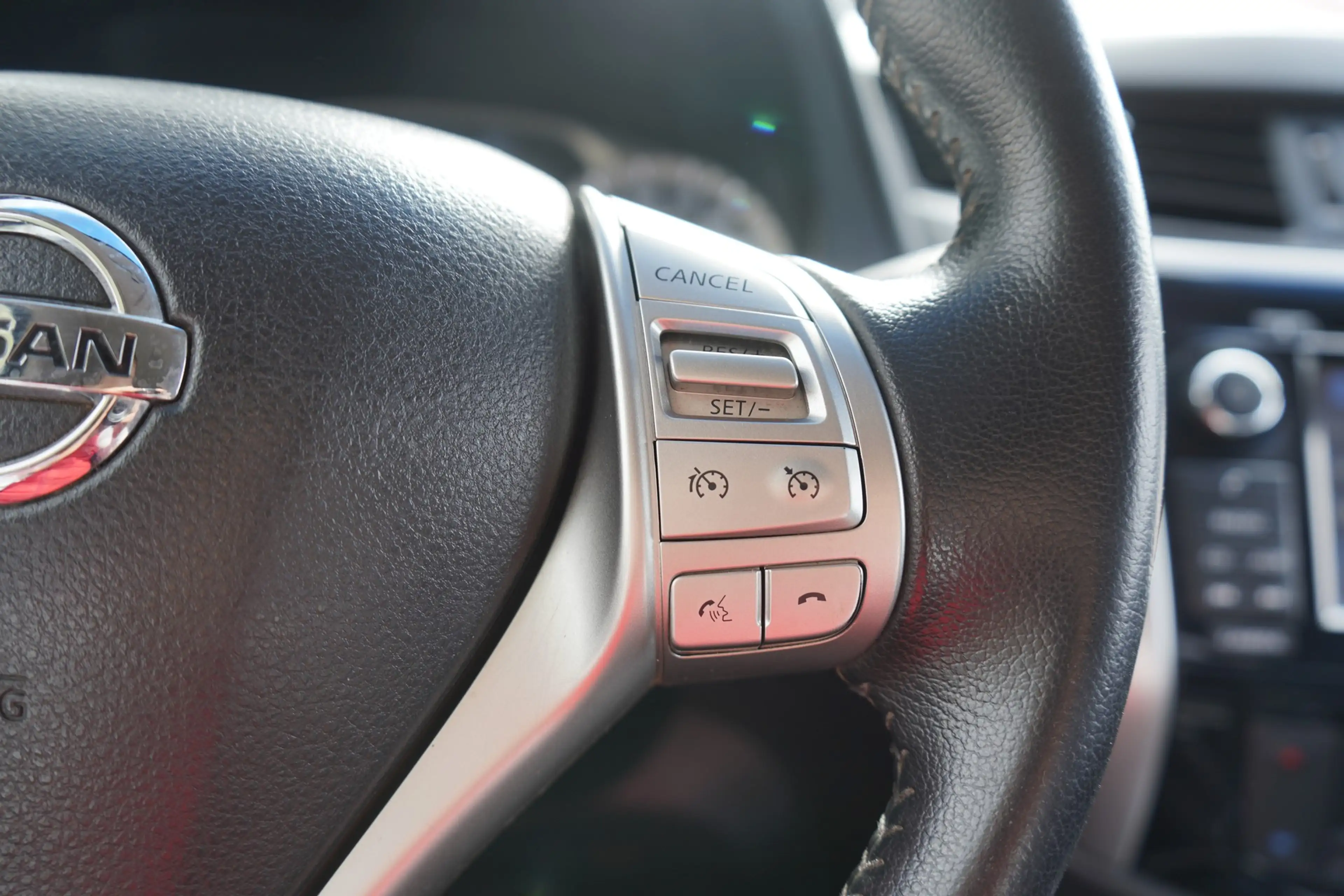 Nissan Navara NP300 2.3 dCi N-Connecta Double Cab Navi 36 — photo 14