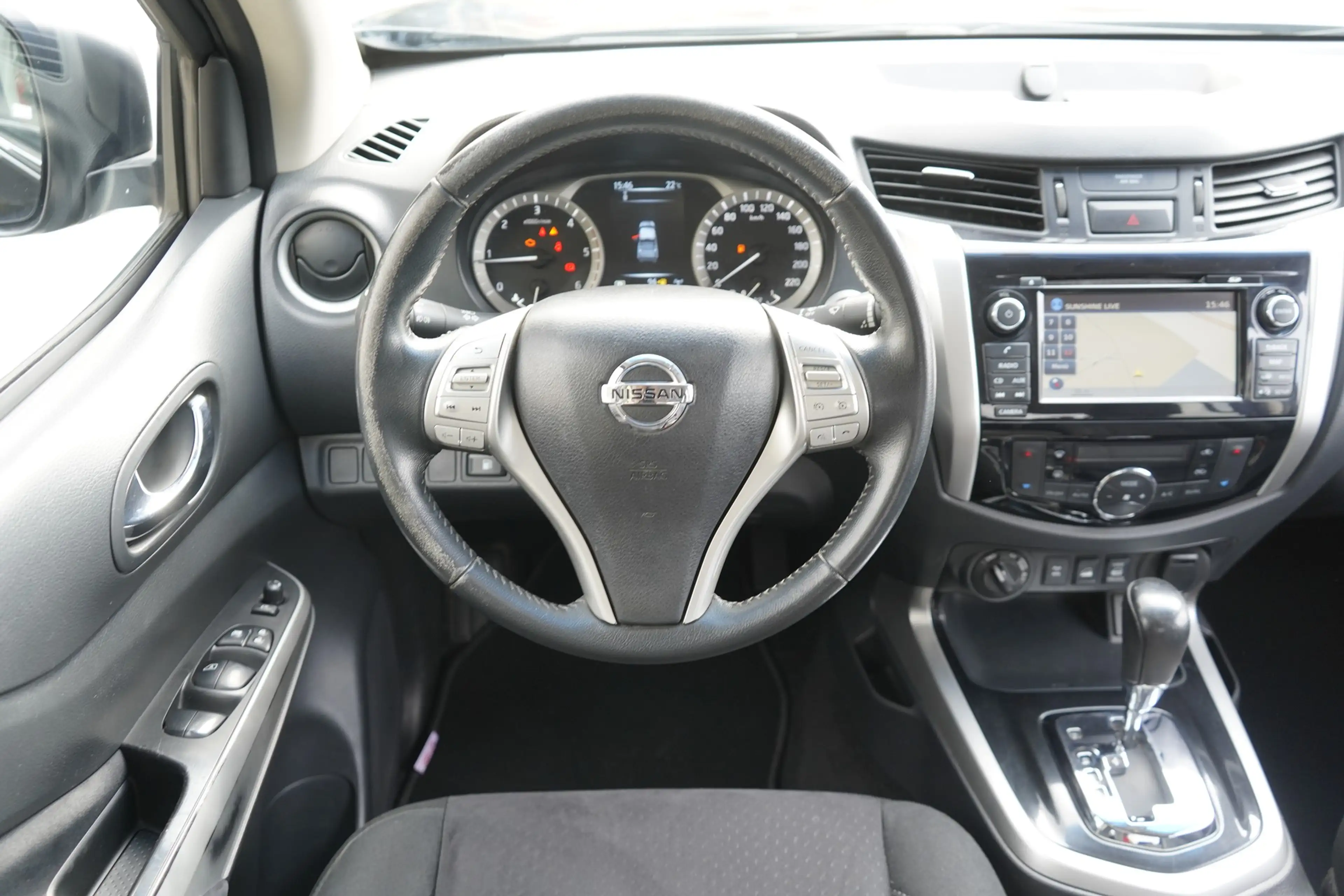 Nissan Navara NP300 2.3 dCi N-Connecta Double Cab Navi 36 — photo 9