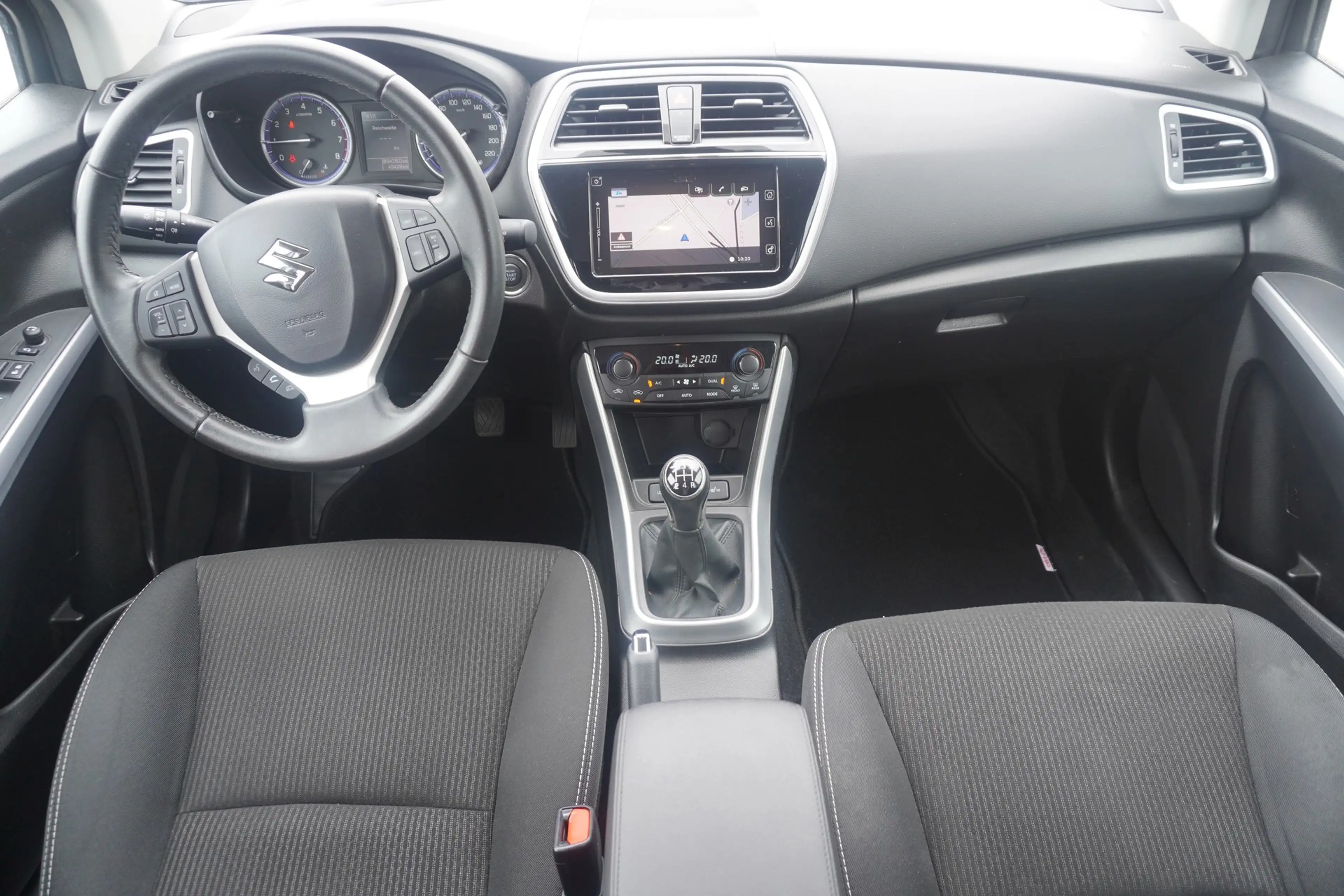 Suzuki SX4 S-Cross 1.0 Club Xenon Navi Sitzheizung — photo 13