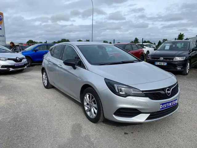 Opel Astra view 2