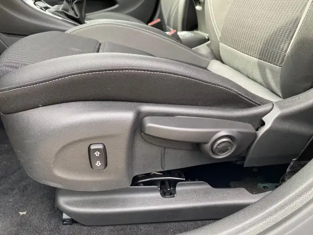 Opel Astra view 25