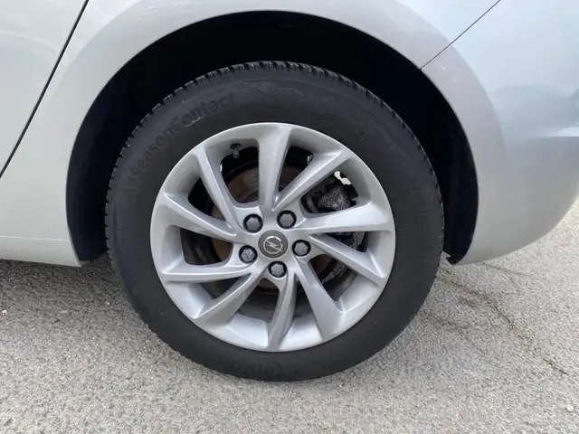 Opel Astra view 21