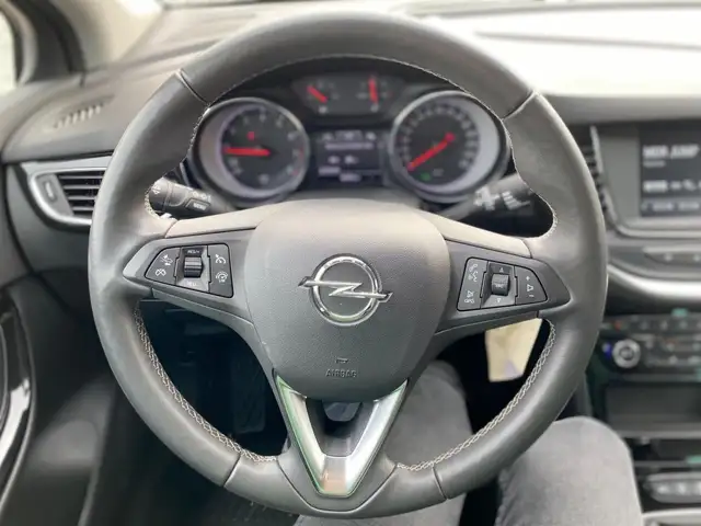 Opel Astra view 8