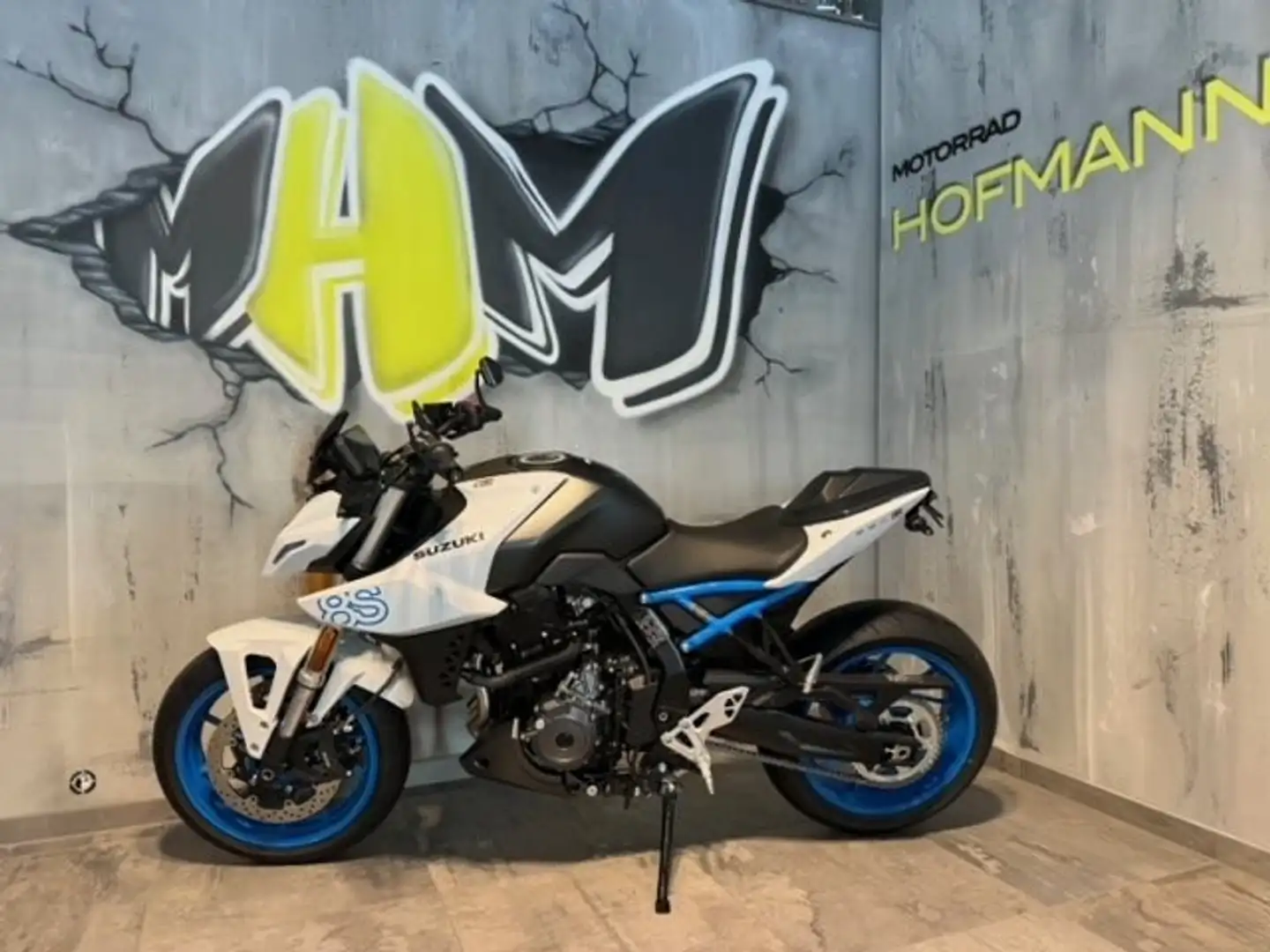 Suzuki GSX 8S 1x in weiß! Umbau, kurzer KzH, Heckabdeckung, LED - 1
