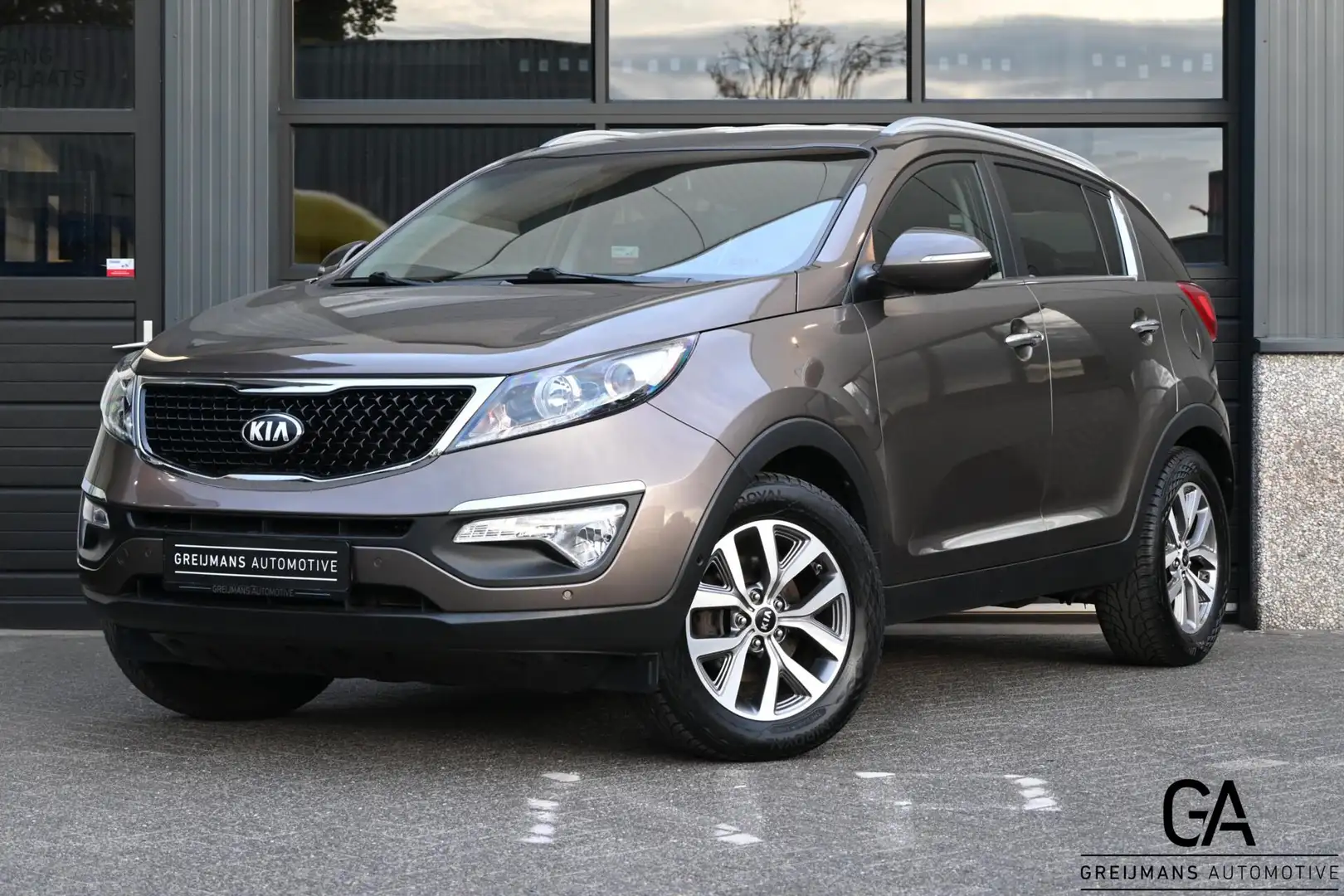 Kia Sportage 1.6 GDI |Camera|Stuurverwarming|Stoelverwarming| Bruin - 1