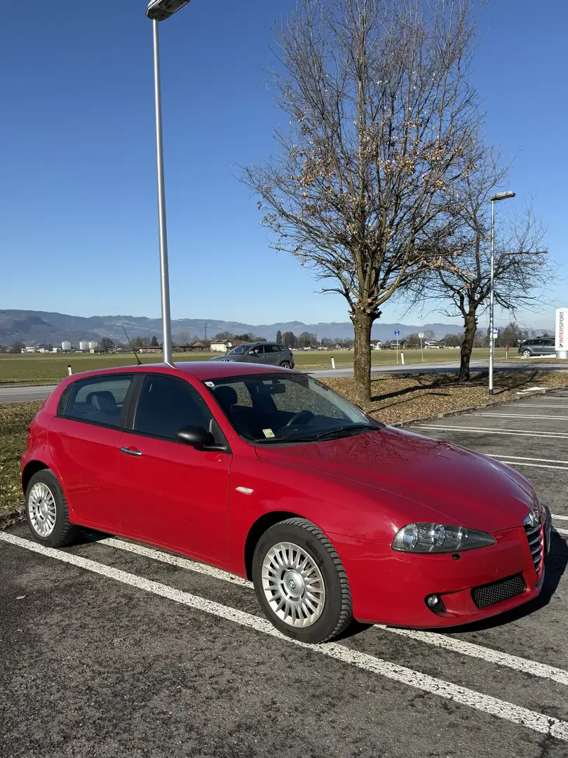Alfa Romeo 147 Alfa 147 1,6 Twin Spark Distinctive Distinctive - 2