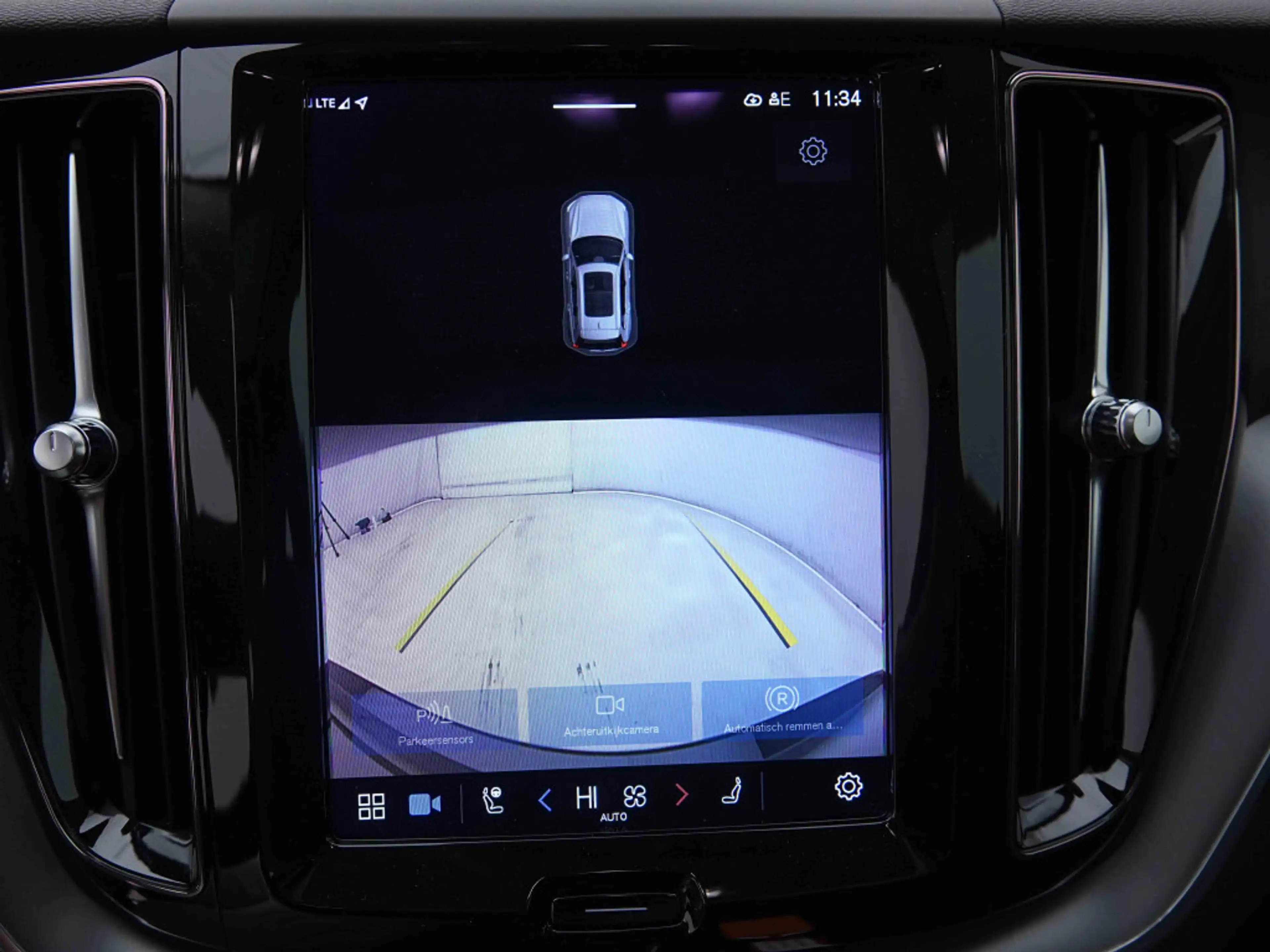 Volvo XC60 PHEV 349 AUT T6 AWD Core Bright | PANO | GPS | CAM | Heated Seats — photo 13
