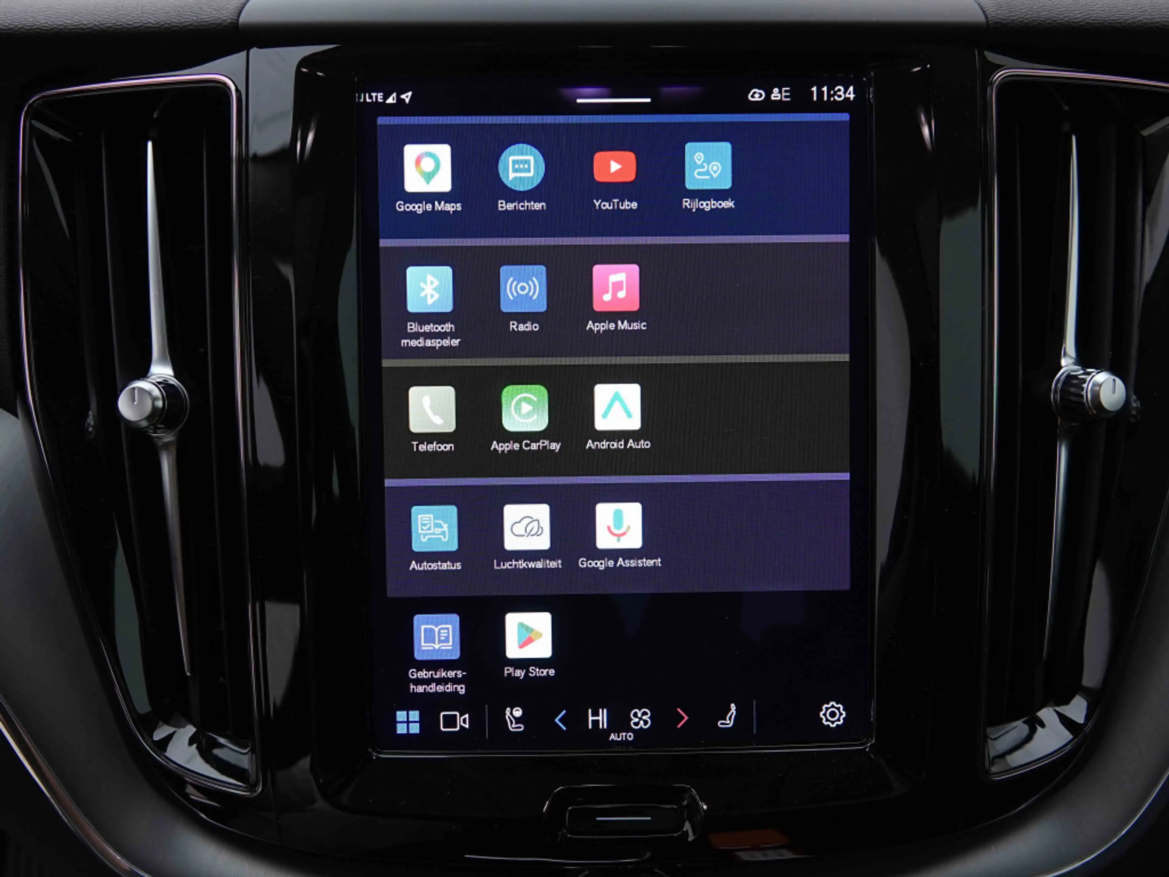 Volvo XC60 PHEV 349 AUT T6 AWD Core Bright | PANO | GPS | CAM | Heated Seats — photo 14