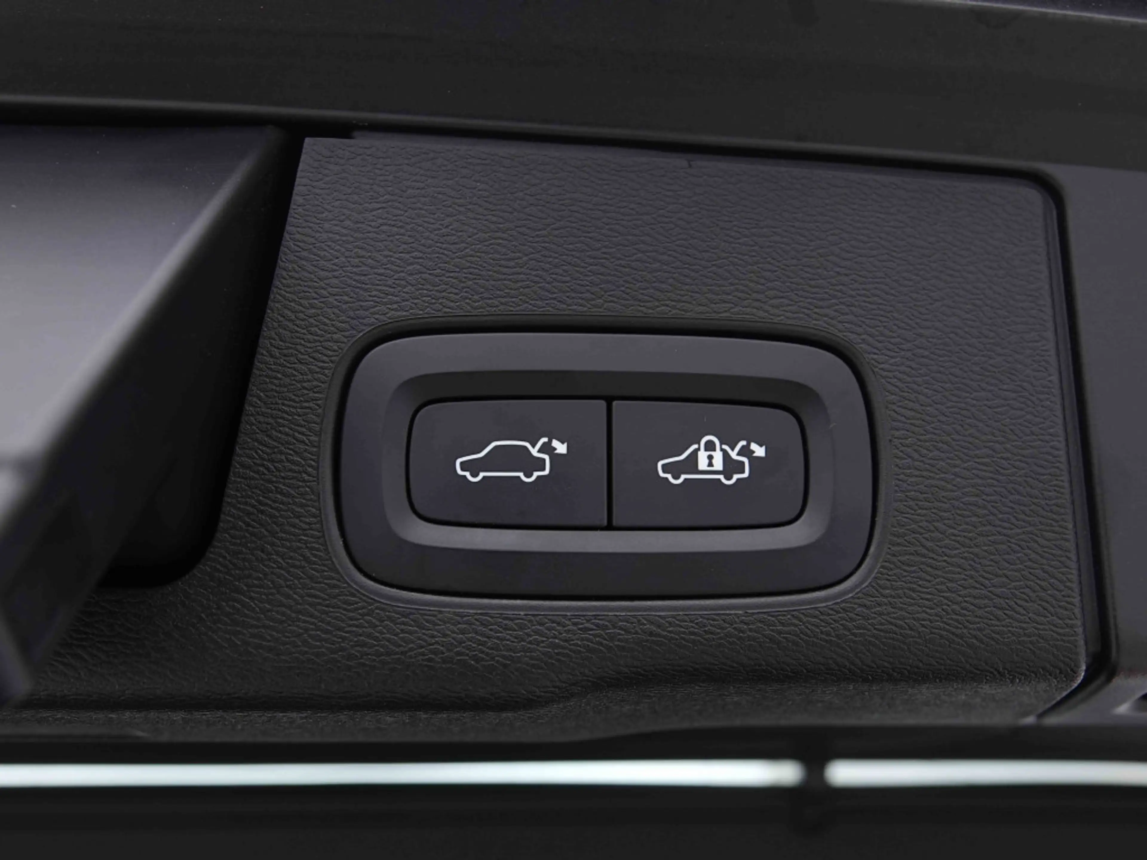 Volvo XC60 PHEV 349 AUT T6 AWD Core Bright | PANO | GPS | CAM | Heated Seats — photo 7