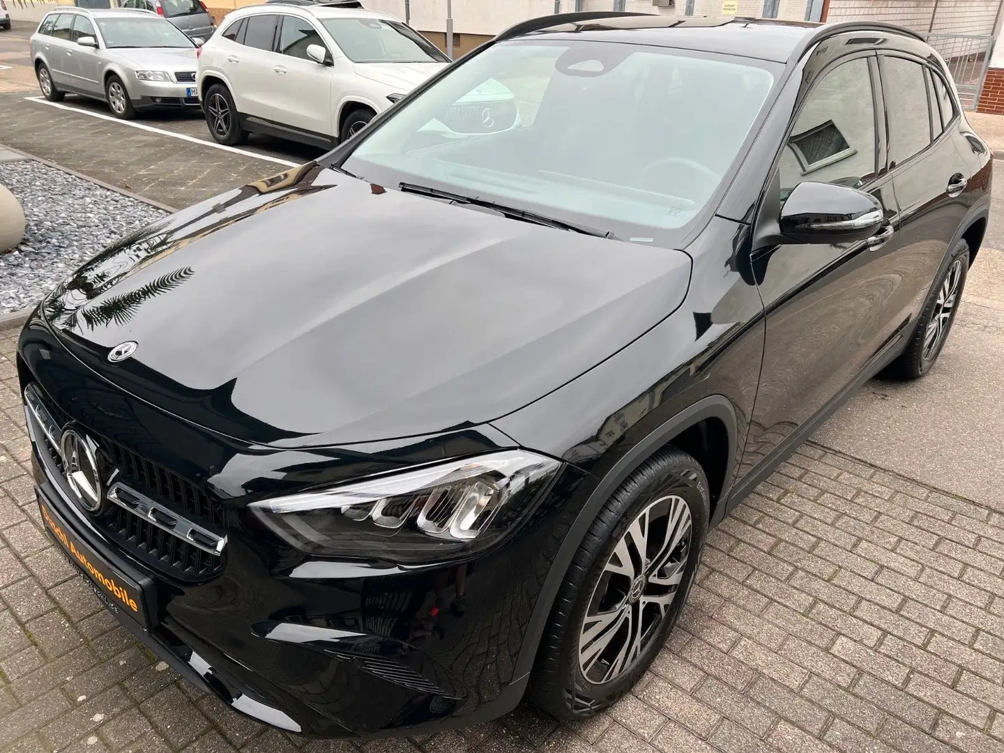 Mercedes-Benz GLA 180 PROGRESSIVE! NIGHT! AHK! KAMERA! LED! Noir - 1