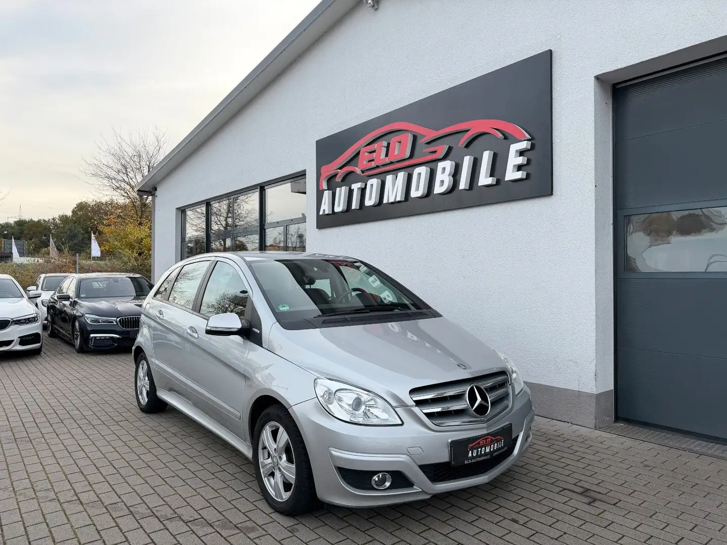 Mercedes-Benz B 180 *BlueEfficiency*Navi*Klimaanlage* Silber - 1