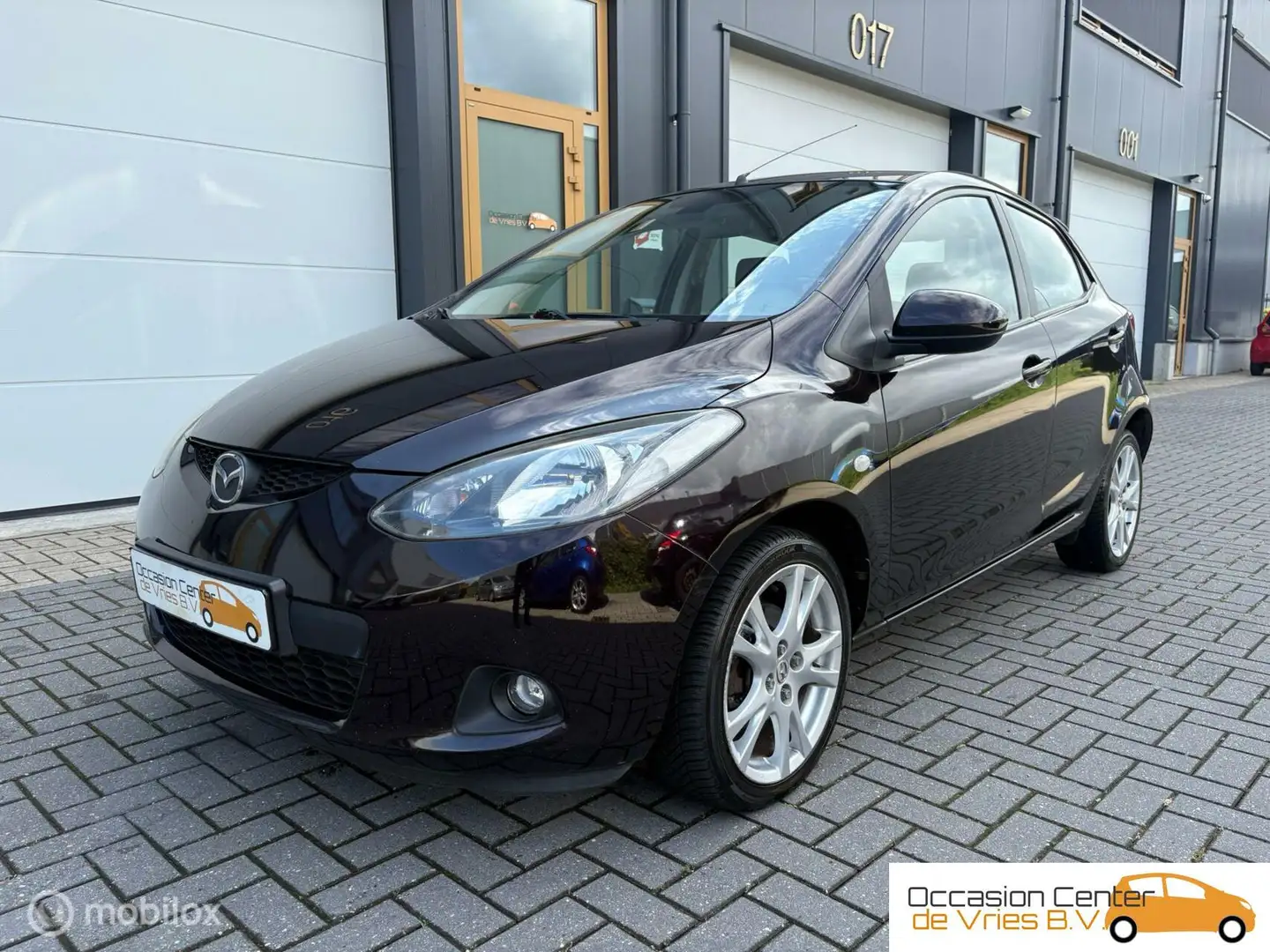 Mazda 2 1.5 GT-L 104pk 5-deurs Full Options Nieuwe APK Bruin - 2