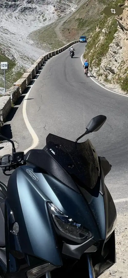 Yamaha X-Max 300 Tech Max color petrolio Verde - 2