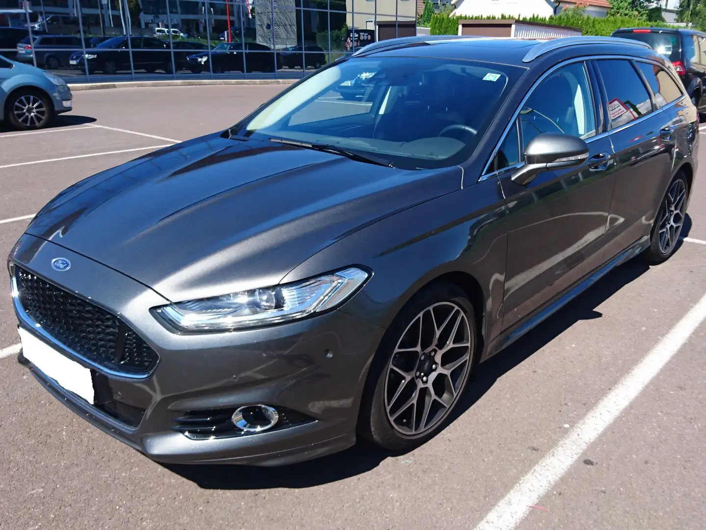 Ford Mondeo ST-Line/Titanium 2,0 TDCi Kombi Grau - 2