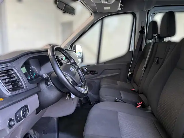 Ford Transit view 8