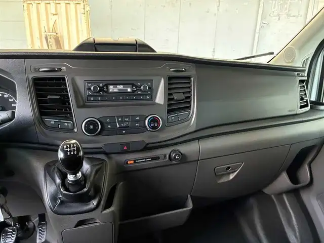 Ford Transit view 12