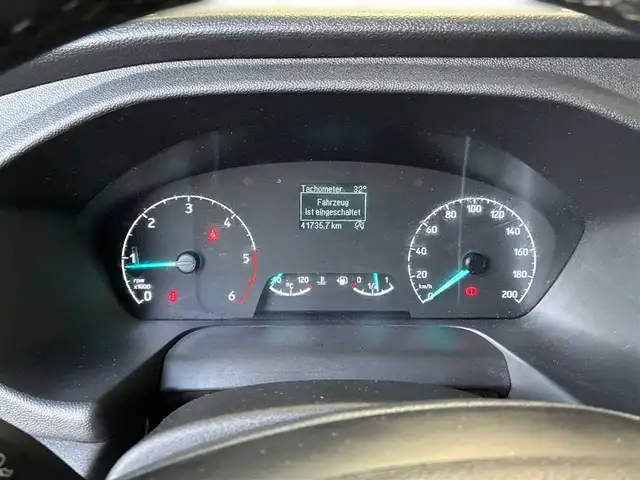Ford Transit view 9