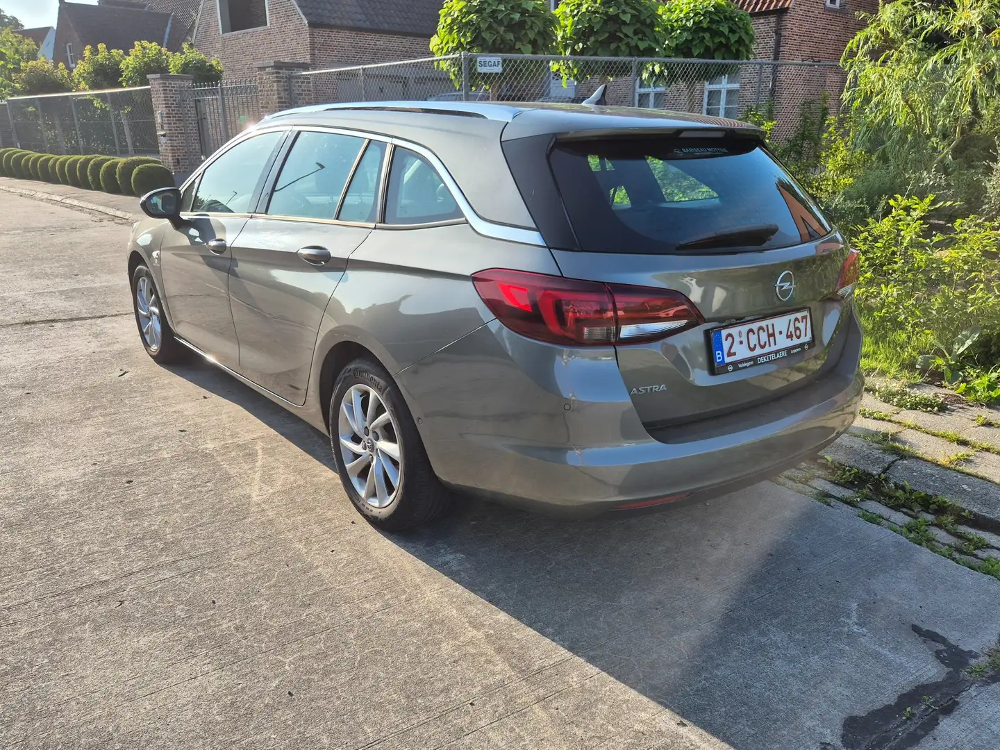 Opel Astra Astra 1.4 Turbo Sports Tourer Business Gris - 2