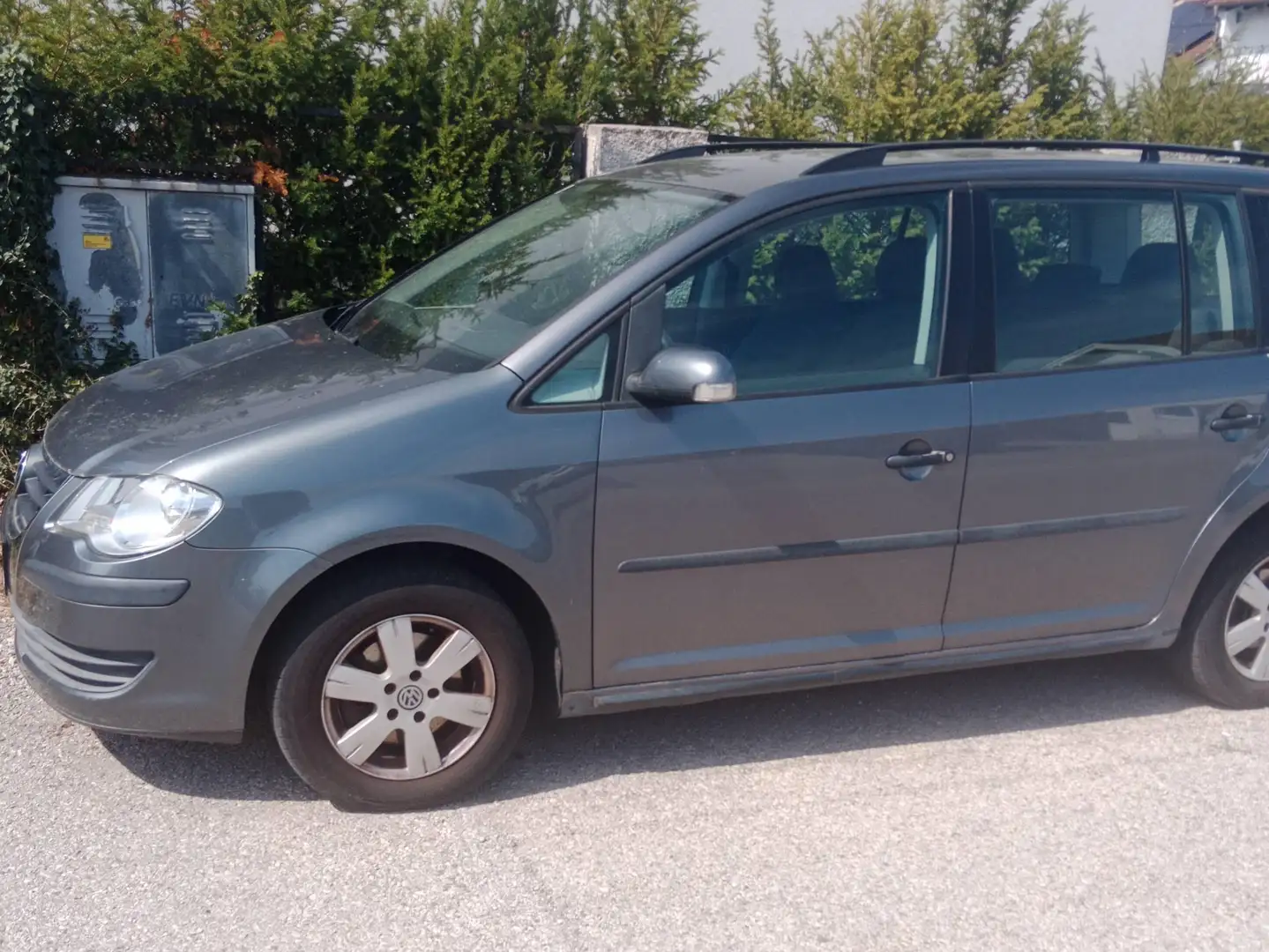 Volkswagen Touran Touran Conceptline 1,9 TDI DPF Conceptline Grau - 2