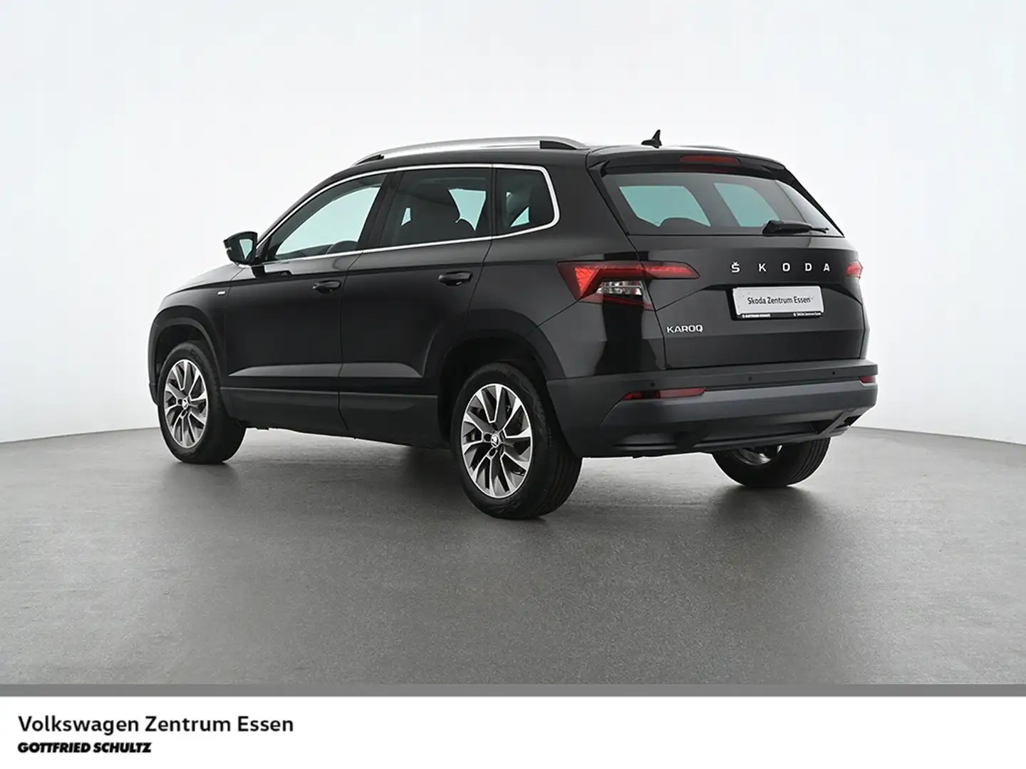 Skoda Karoq Clever TSI LED Panorama Navi Keyless Schwarz - 2