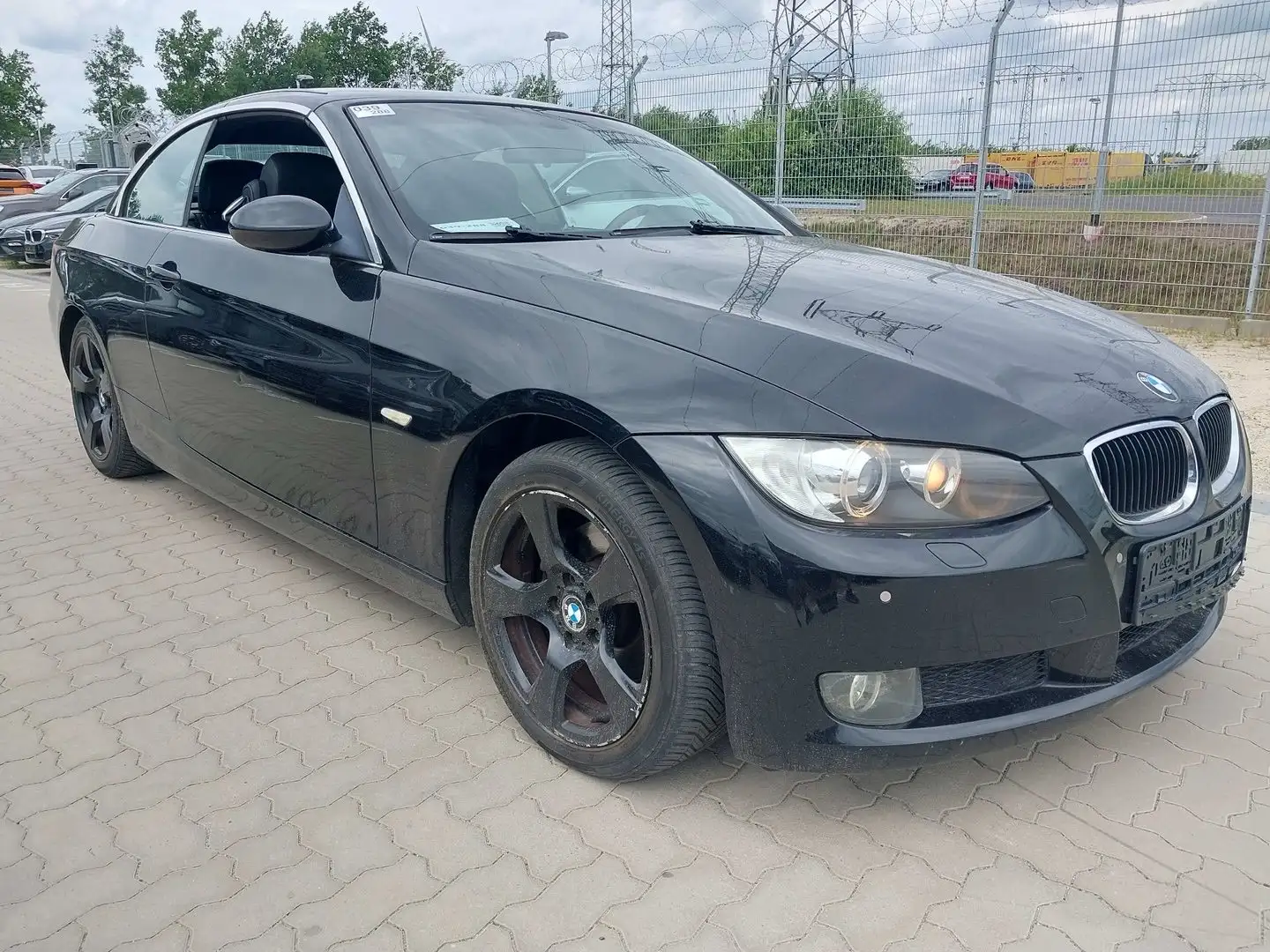 BMW 320 320i Cabrio Steptronic Černá - 1