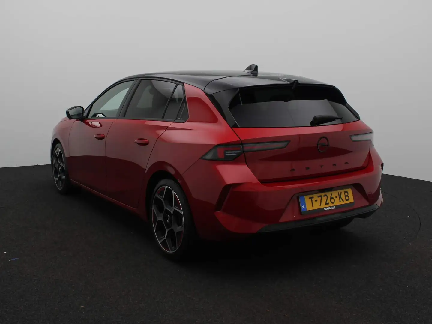 Opel Astra 1.2 Level 4 | Stoel & Stuurverwarming | Keyless En Rood - 2
