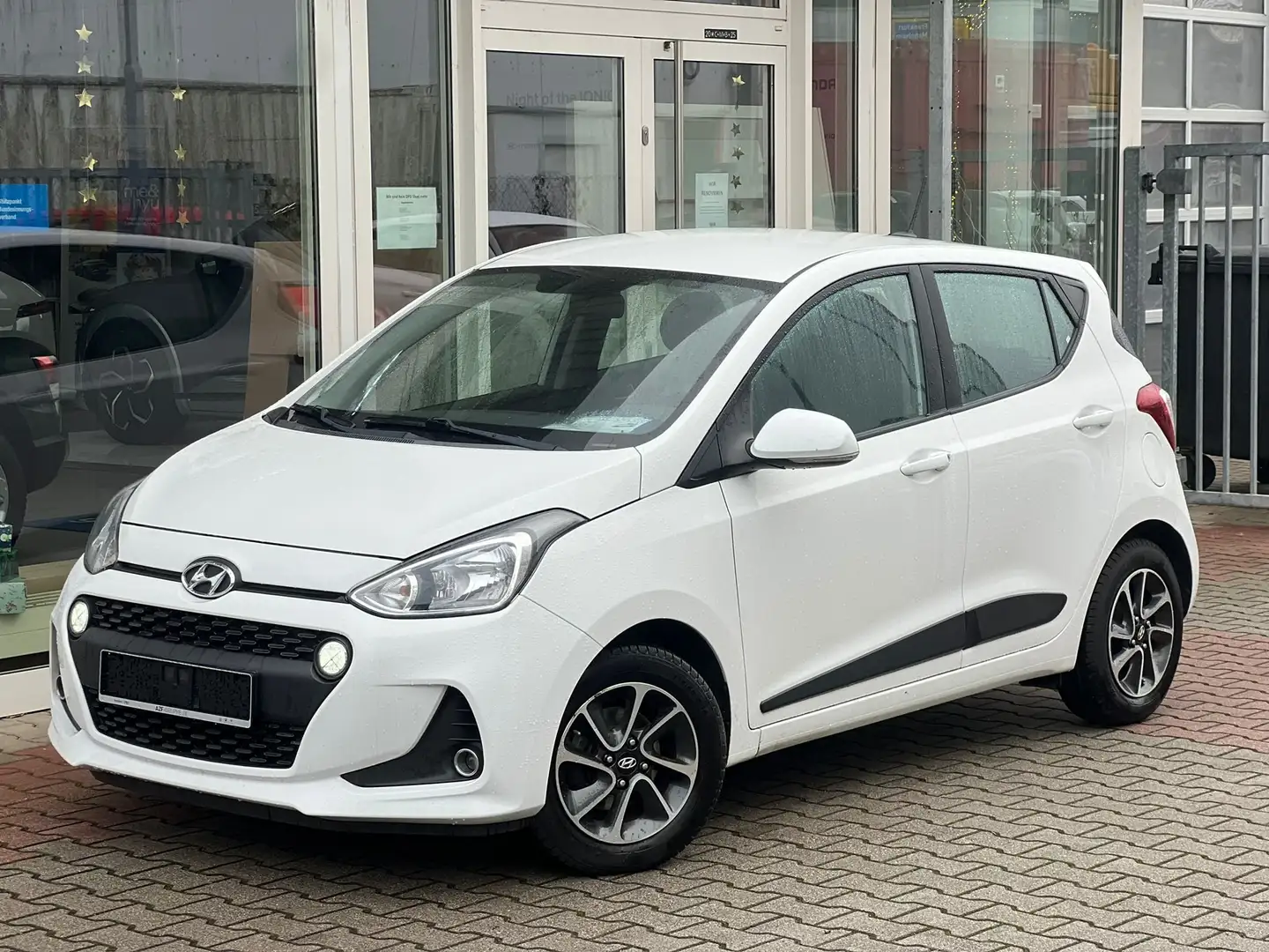 Hyundai i10 Style *2.Hand*Automatik*Navi*Sitzhzg Blanc - 1