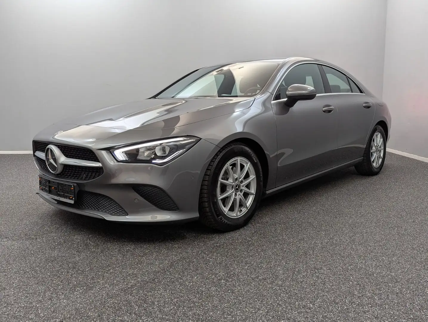 Mercedes-Benz CLA 180 LED*KAM*NAVI*WIDESCREEN* Grau - 1