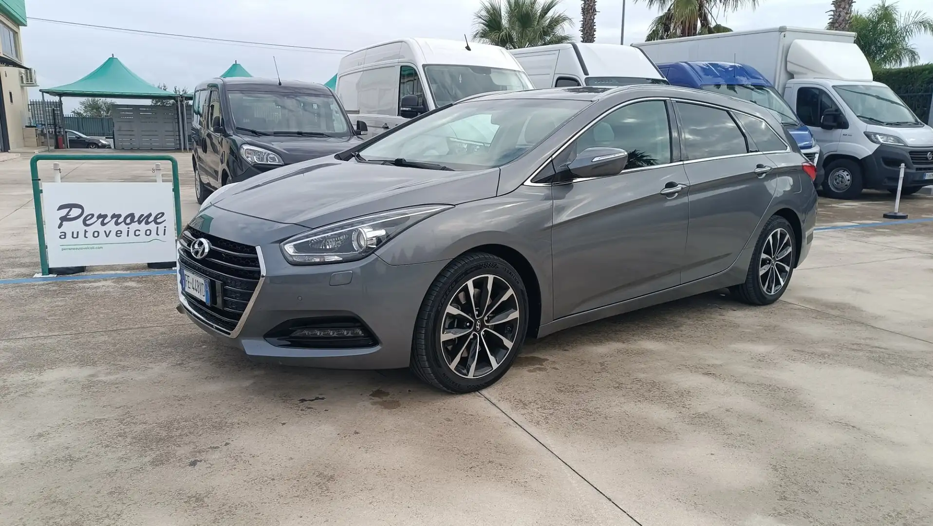 Hyundai i40 i40 Wagon 1.7 CRDi 141 CV Business Grigio - 1