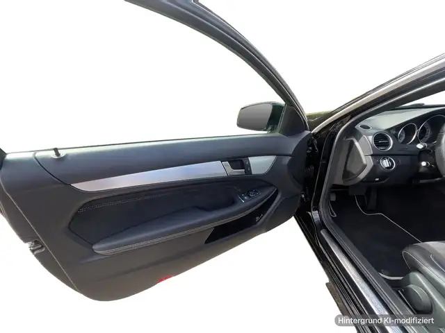 Mercedes-Benz C view 10