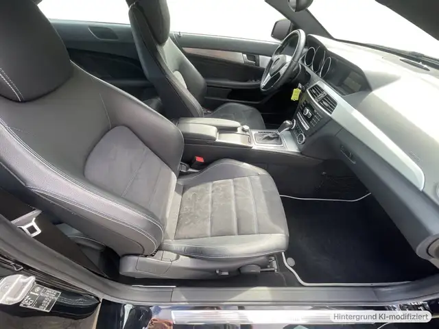 Mercedes-Benz C-Class view 15