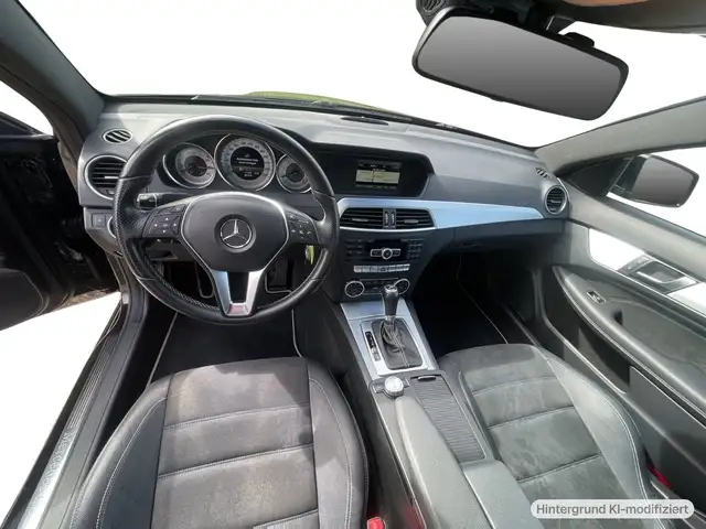 Mercedes-Benz C-Class view 12