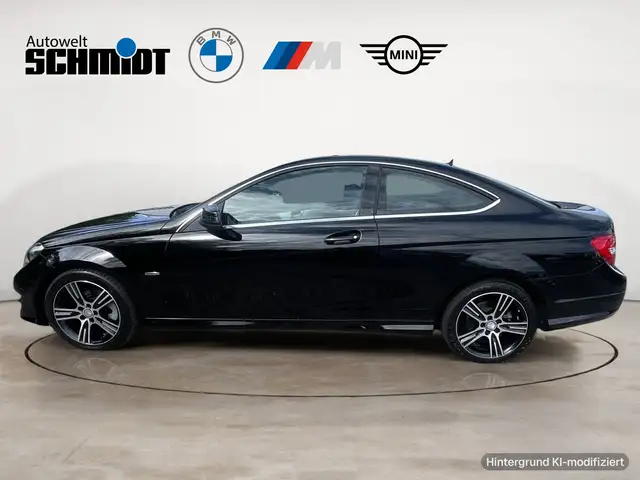 Mercedes-Benz C-Class view 3