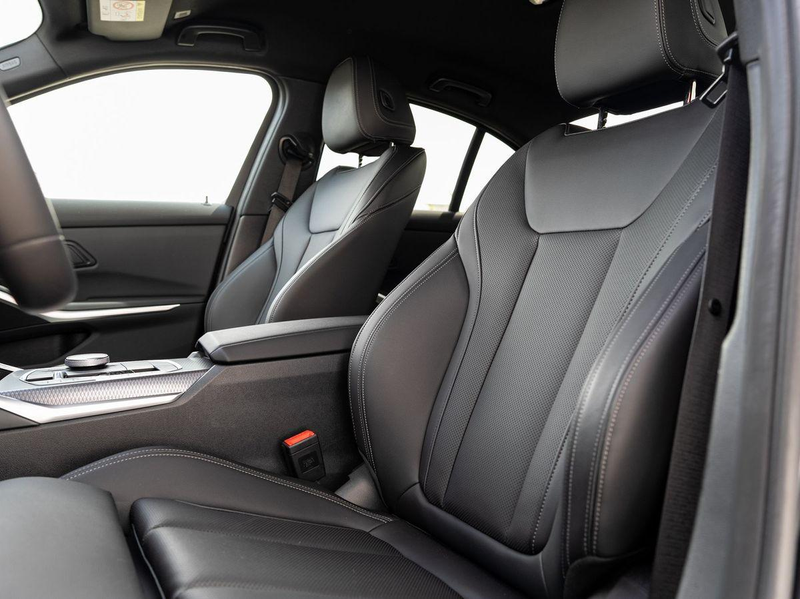 BMW 320 i Limousine M-Sport ACC Navi S-Glas ParkAss — photo 11