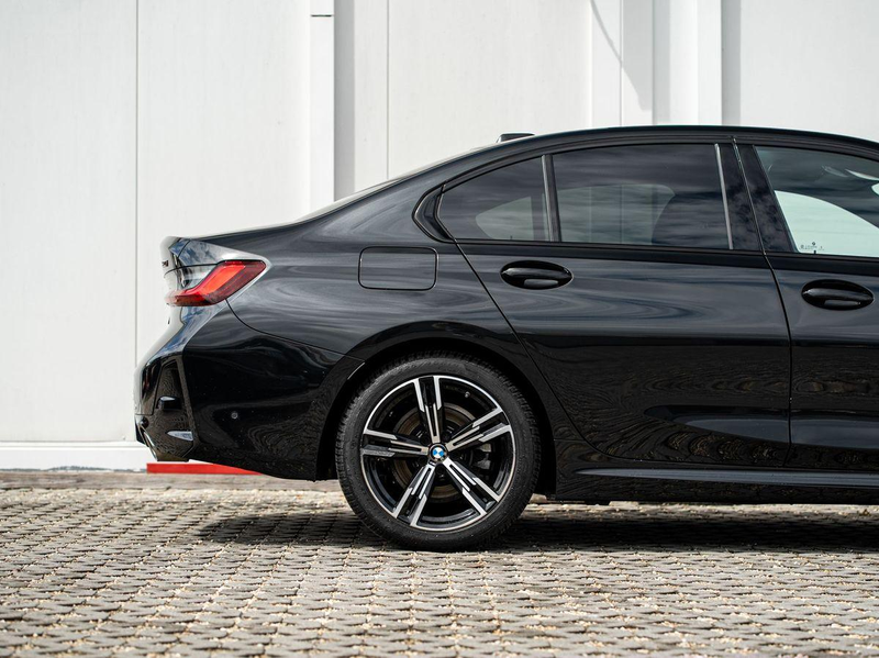 BMW 320 i Limousine M-Sport ACC Navi S-Glas ParkAss — photo 6