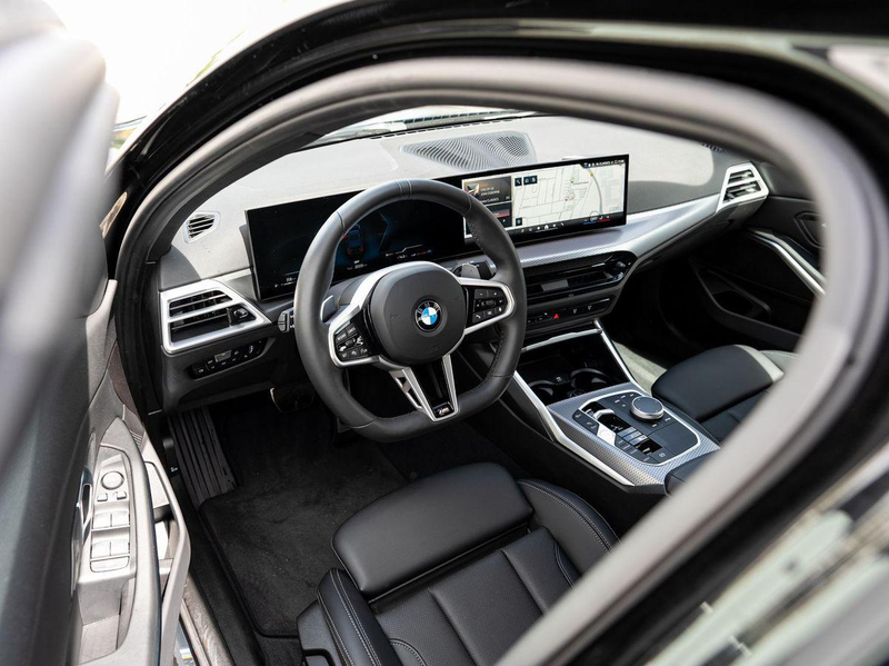 BMW 320 i Limousine M-Sport ACC Navi S-Glas ParkAss — photo 9