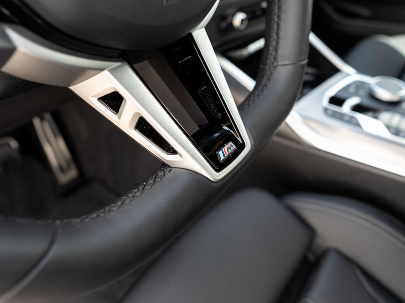BMW 320 i Limousine M-Sport ACC Navi S-Glas ParkAss — photo 12